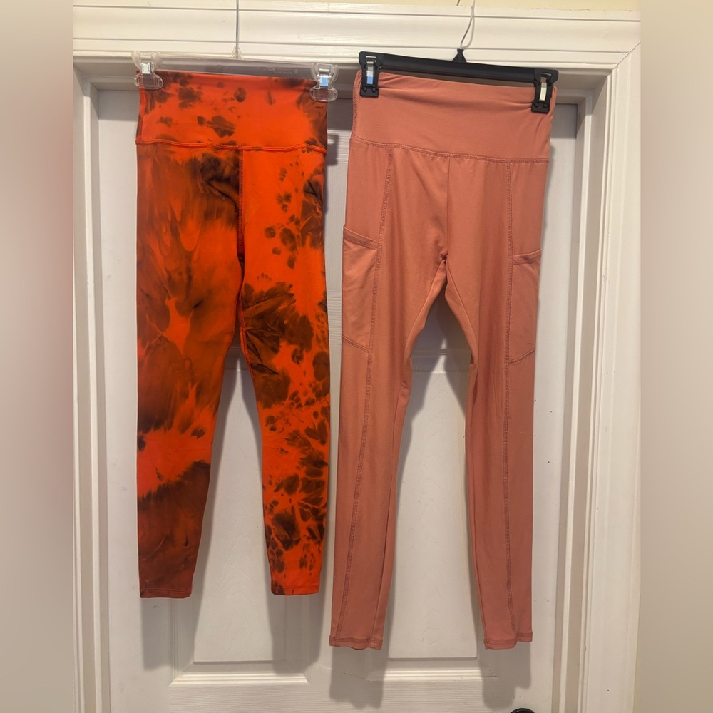 Women’s Two Pair of Leggings Tie-Dye and Solid